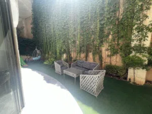 للبيع – بسبب الهجرة شقة فاخرة مفروشة بالكامل – بأجمل مناطق عبدون للسكن الراقي أو الاستثمار الذكي