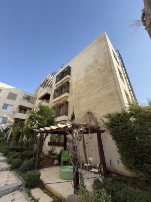 شقة مميزة للإيجار - الرابية (مساحة 250م)  /  (250m) exceptional flat in Rabia for rent
