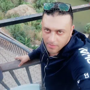 عزمي 