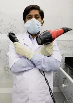 محل حلاقة بادواته للبيع والعمال دخل ثابت بدون تعب