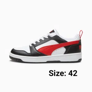 حذاء رجالي رياضي نوع Puma قياس 42  نعل ربر سهل الحركه مناسب لجميع الاطلالات متوفر خدمة المعاينة