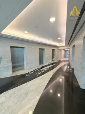 مكتب للإيجار في شرق 315 م2 – برج راقٍ مناسب للشركات الكبرى / Office for Rent in Sharq