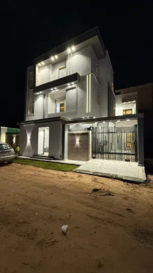 370 m2 4 Bedrooms Villa for Sale in Tripoli Janzour