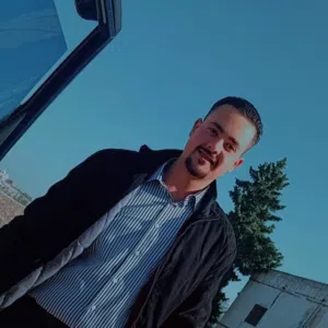 عمر العزام 