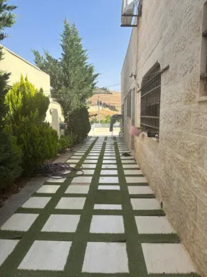 فيلا مستقلة و مميزة للبيع في السلط