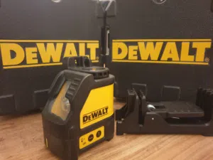 للبيع ليزر أفقي وعامودي جديد dewalt غني عن التعريف السعر اسعار اقل من سعر الجمله لحق