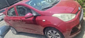هيونداي أي 10 حمراء مكيفة نظيفة مقاعد جلد شاشة أندرويد زجاج كهرباء موديل 2016 تتسع 5 أشخاص للتوصيل