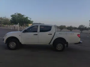 Used Mitsubishi L200 in Al Dakhiliya