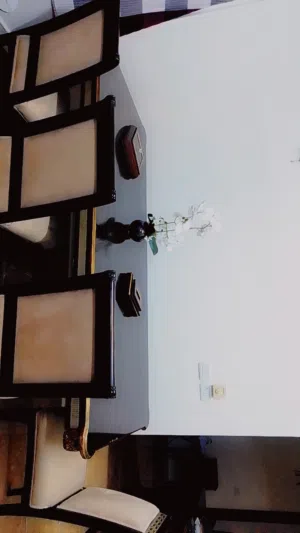 طاولة سفرة 8كراسي وبيرو