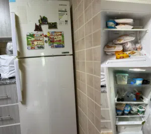 White Samsung Top-Freezer Refrigerator — Good Working Condition