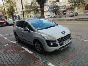 ميني جيب بيجو 3008