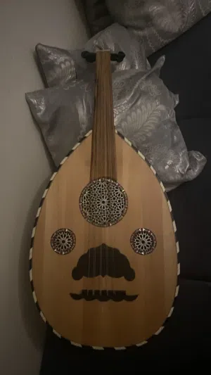 الة عود شرقي للبيع