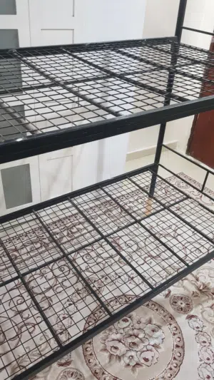 سرير حديد دورين للبيع بالجهراء
