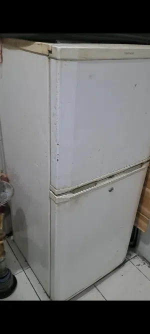 ثلاجة للبيع
