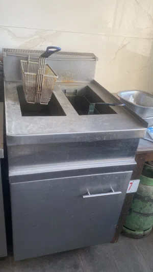معدات مطعم للبيع