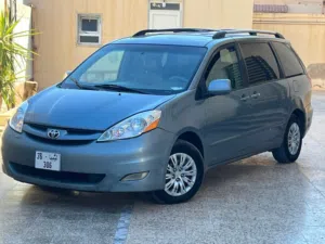 Used Toyota Sienna in Zliten