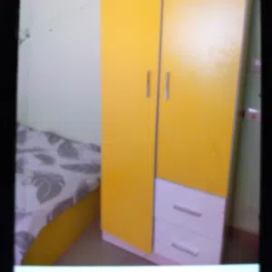 دار نوم فرديه .دولاب وسرير وكمدينو