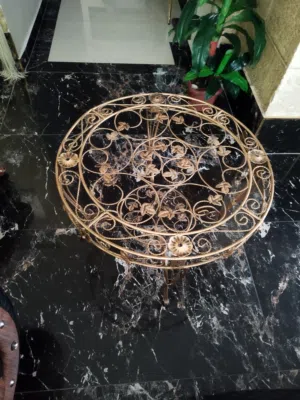 طقم طاولات معدن معتق محفر ليزر ومجدل مع سيكوريت مشطوف (انتيكا)