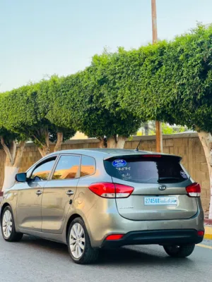Used Kia Carens in Tripoli
