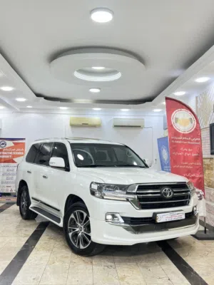 Used Toyota Land Cruiser in Muscat