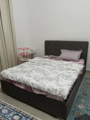 سرير لشخصين