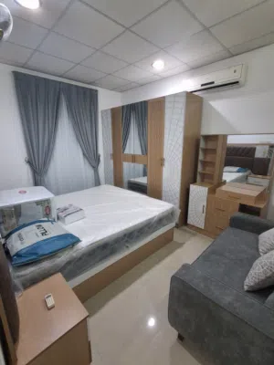 Aziba 1bhj fully furnished including bill بالعذيبه غرفه وصاله فرش جديد اول ساكن