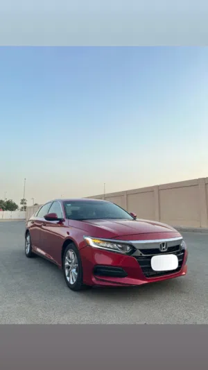 للبيع هوندا اكورد 2018 نظيفه جدا