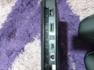 سوني 3 سوبر سليم افضل نوعيه واحدثها وممتاز الجهاز بس مايجي معاه اي شي