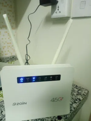 راوتر  زين 4.5G  واي فاي زين جديد بالكارتونة  منزلي او حتى بالسيارة  اشارة قوية وابعد مسافة يبث