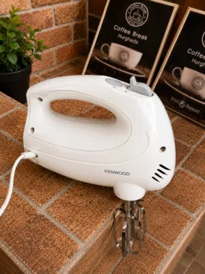 مضرب بيض وعجان كينوود (Kenwood HM330) أصلي بحالة ممتازة للبيع