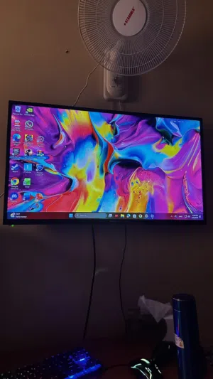 شاشة 40 بوصة بحالة ممتازة  TV 40 inches for sale