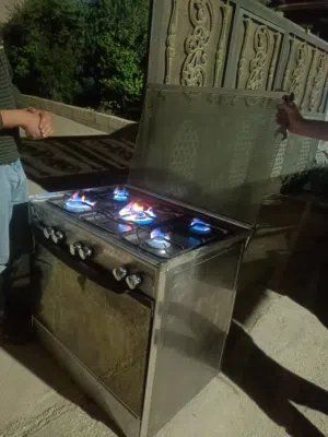 غاز خمس عيون بحاله ممتازه بعده