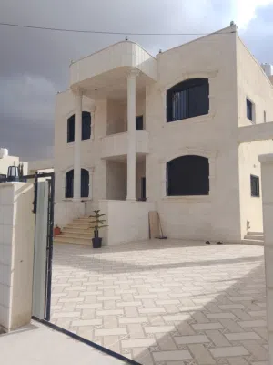 منزل فاخر للبيع