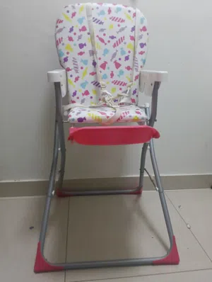 كرسي طعام للأطفال