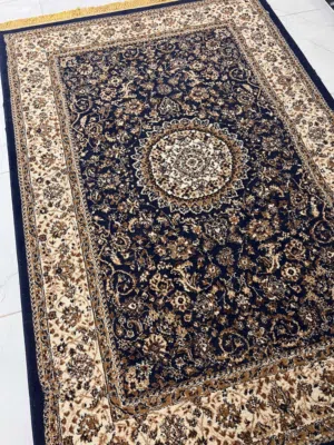 تلاث قطع سجاد تركي استعمال نظيف جدا