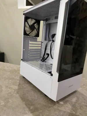 كيس بيسي ابيض مستعمل white pc case