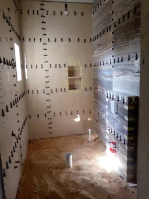 السلام عليكم فنيين سيراميك وابو رسلين وارخام في خدمه حضرتك