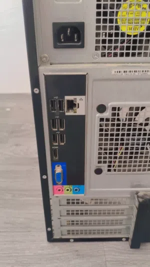 كمبيوتر Dell OptiPlex 390 رام 4 موديل ديل
