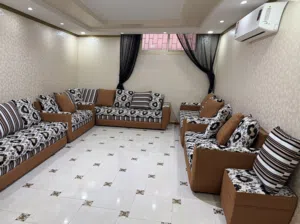 كنب نظيف ( استعمال بسيط)