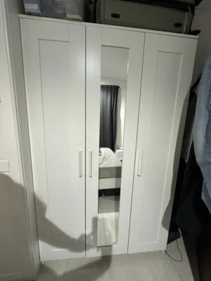 2 Wardrobe