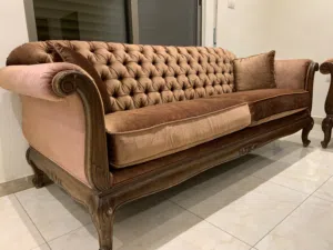 طقم كنب فرنسي فاخر ومميز