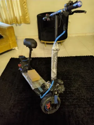 السكوتر كهربائي نظيف جدا غير قابل للتفاوض