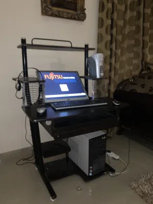 كمبيوتر للبيع اقرا وصف