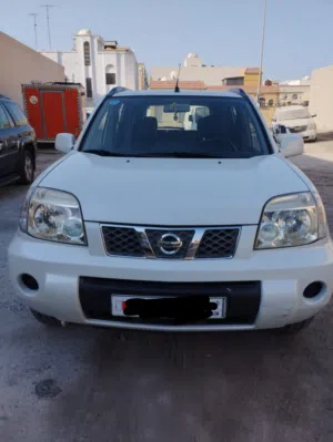 NISSAN X-TRAIL  WHITE