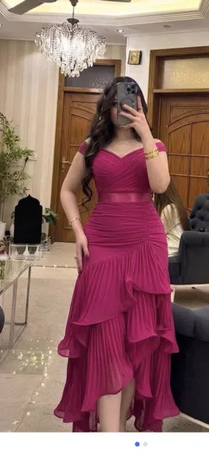 فستان لون زهري