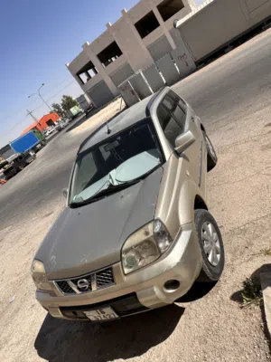 نيسان اكس تريل للبيع