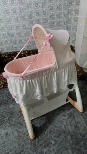 سرير اطفال