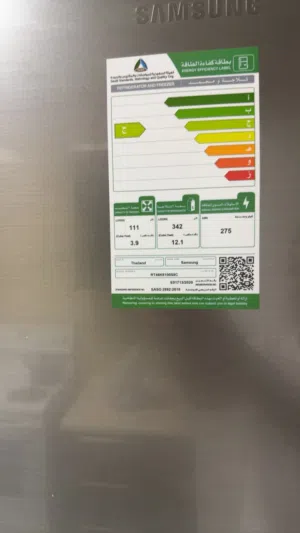 ثلاجة سامسونج شبه جديدة مافيها اي عطل