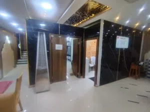 مطعم كامل بالمعدات والاجهزة مرخص عالشارع الرئيسي الجبيهه شارع ياجوز بداعي الهجرة