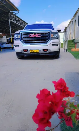 فرصه للجاديين جي ام سي سييرا موديل 2016 باب و نص بسعر منافس في السوق السعر قابل للتفاوض